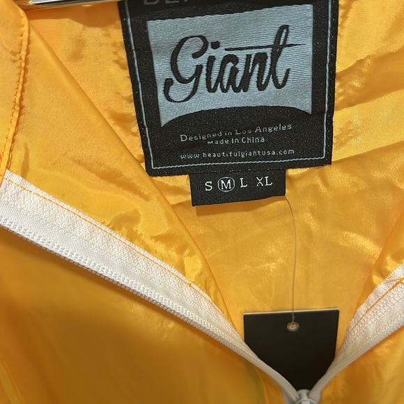 Windbreaker in blk gold and white 💙 - Picture 2 of 4